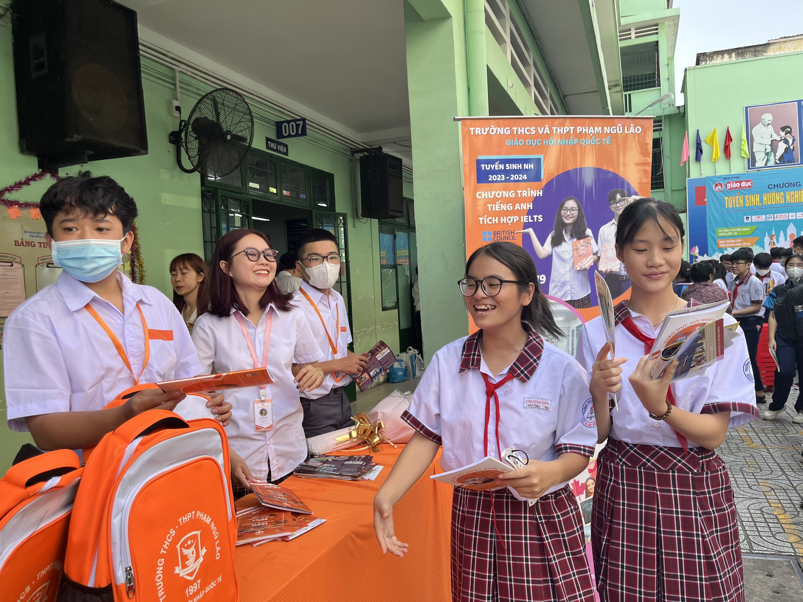 TRƯỜNG THCS VÀ THPT PHẠM NGŨ LÃO THAM GIA NGÀY HỘI TUYỂN SINH - HƯỚNG NGHIỆP 2023 TẠI THCS TRƯỜNG SƠN