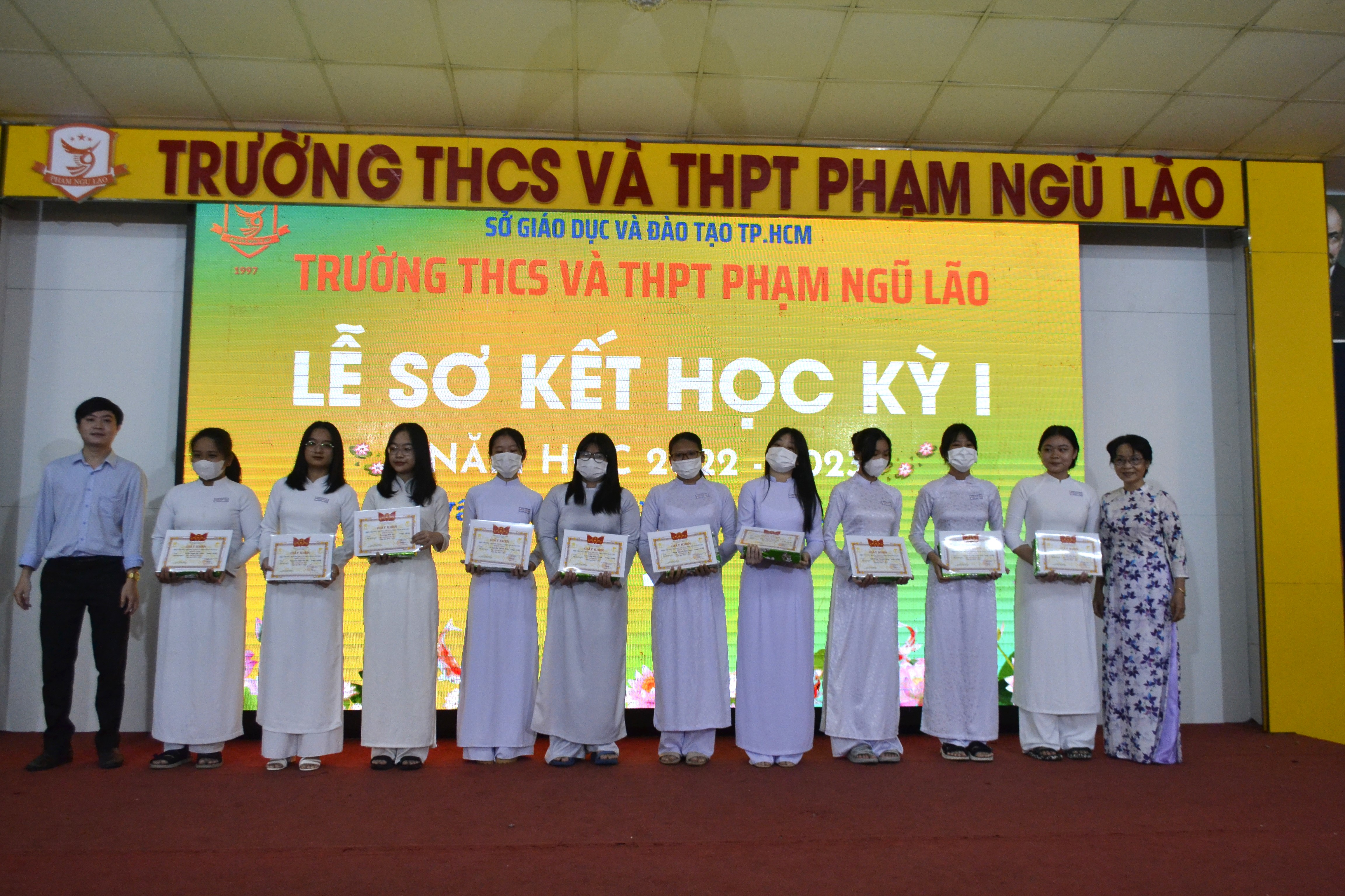 LỄ SƠ KẾT HỌC KỲ I NĂM HỌC 2022 - 2023 TẠI TRƯỜNG THCS VÀ THPT PHẠM NGŨ LÃO