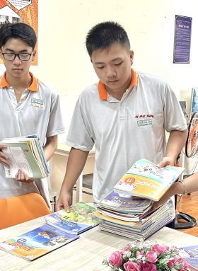 GỬI TRAO YÊU THƯƠNG QUA TỪNG TRANG SÁCH – TRI THỨC ĐÃ VỀ VỚI THƯ VIỆN! 