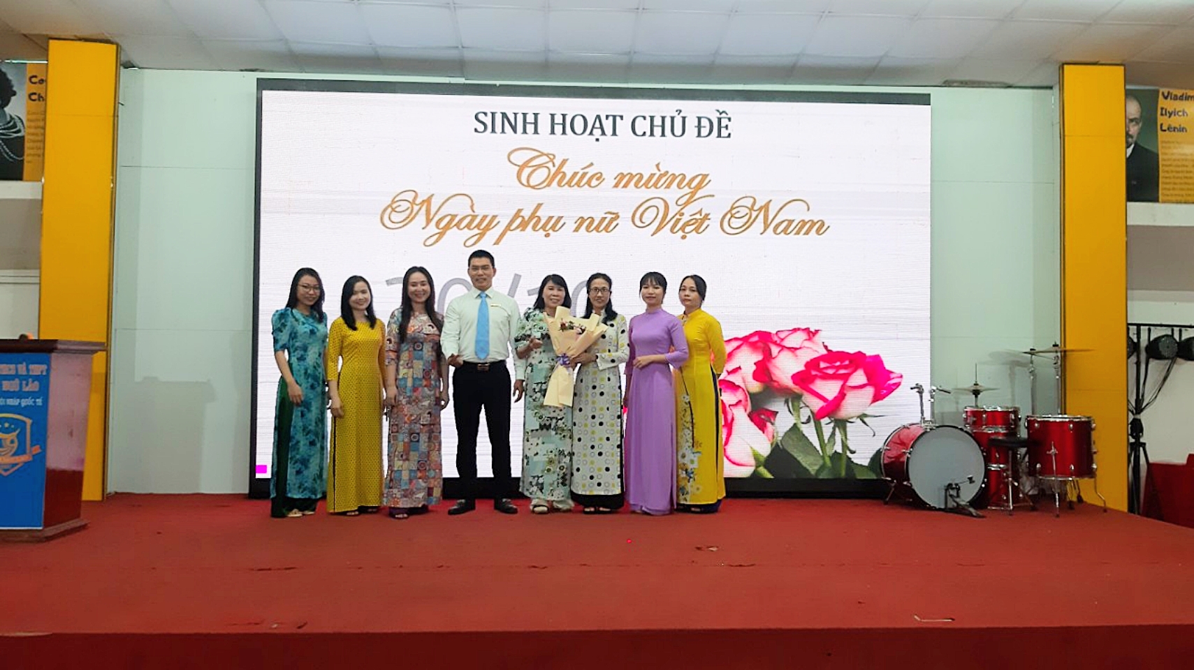 SINH HOẠT DƯỚI CỜ NGÀY PHỤ NỮ VIỆT NAM 20-10