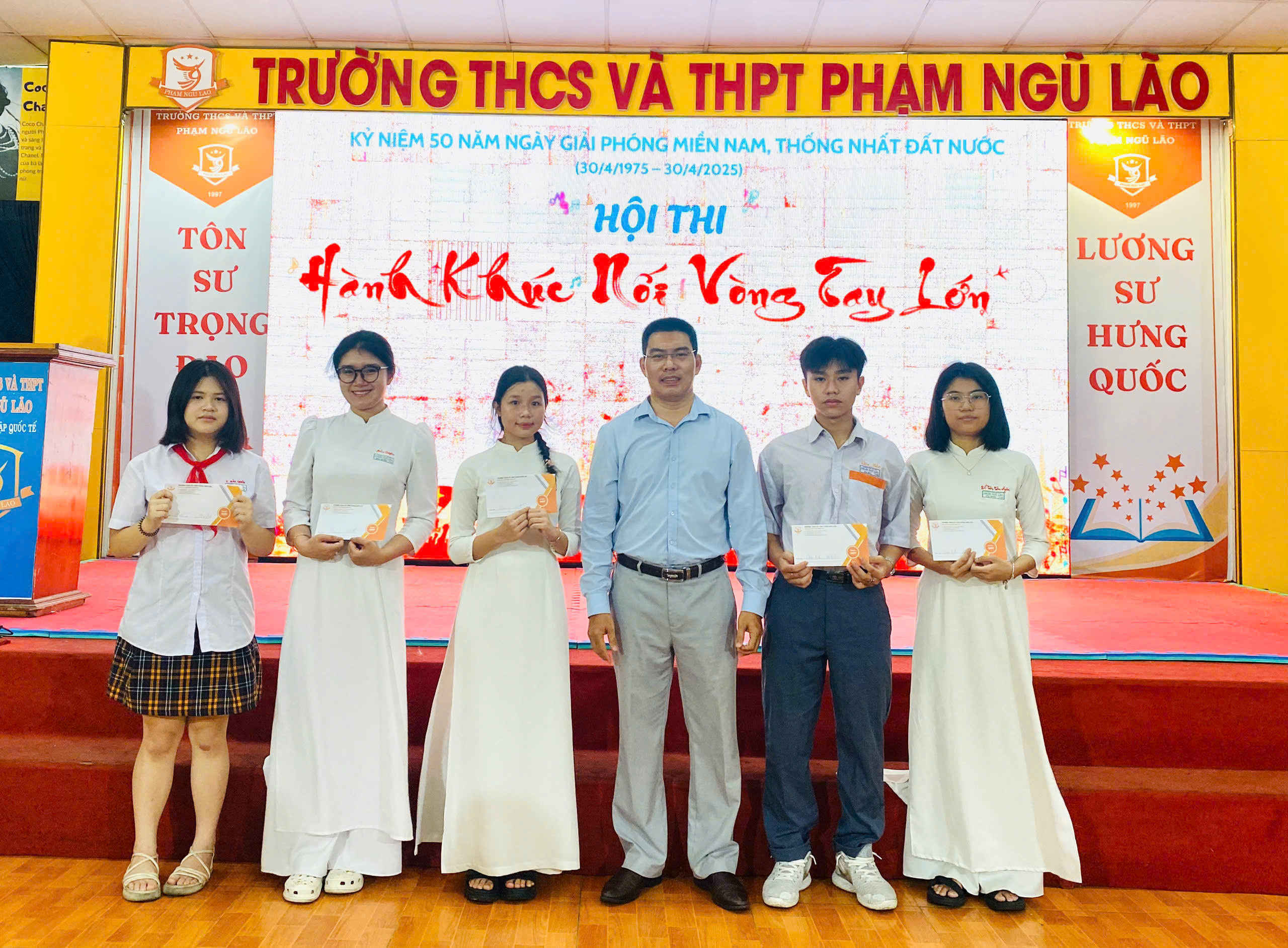HỌC SINH TRƯỜNG PHẠM NGŨ LÃO TỎA SÁNG TẠI CUỘC THI “HÀNH KHÚC NỐI VÒNG TAY LỚN”
