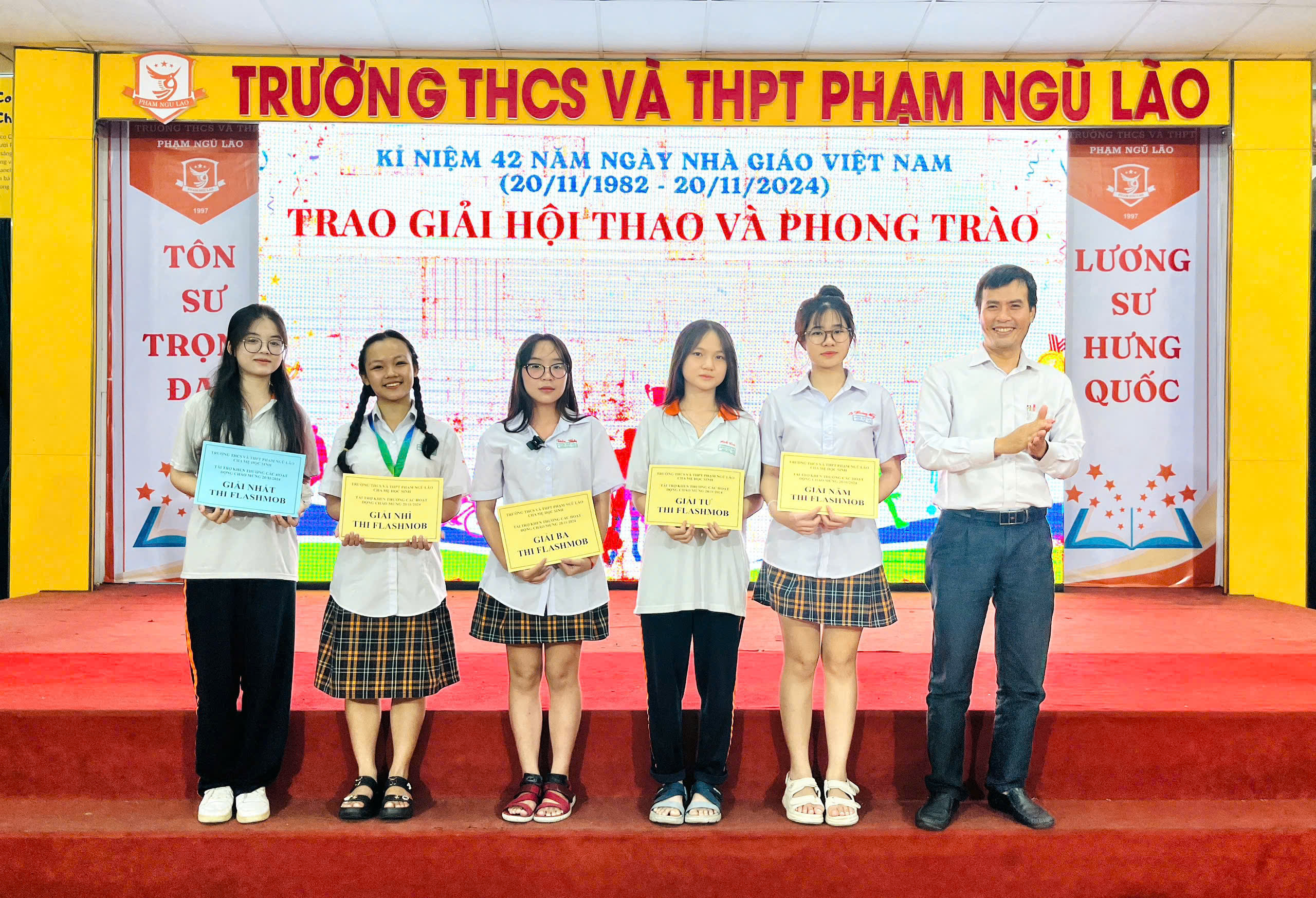 VINH DANH THÀNH TÍCH HỘI THAO TRUYỀN THỐNG 20/11 – TRƯỜNG PHẠM NGŨ LÃO
