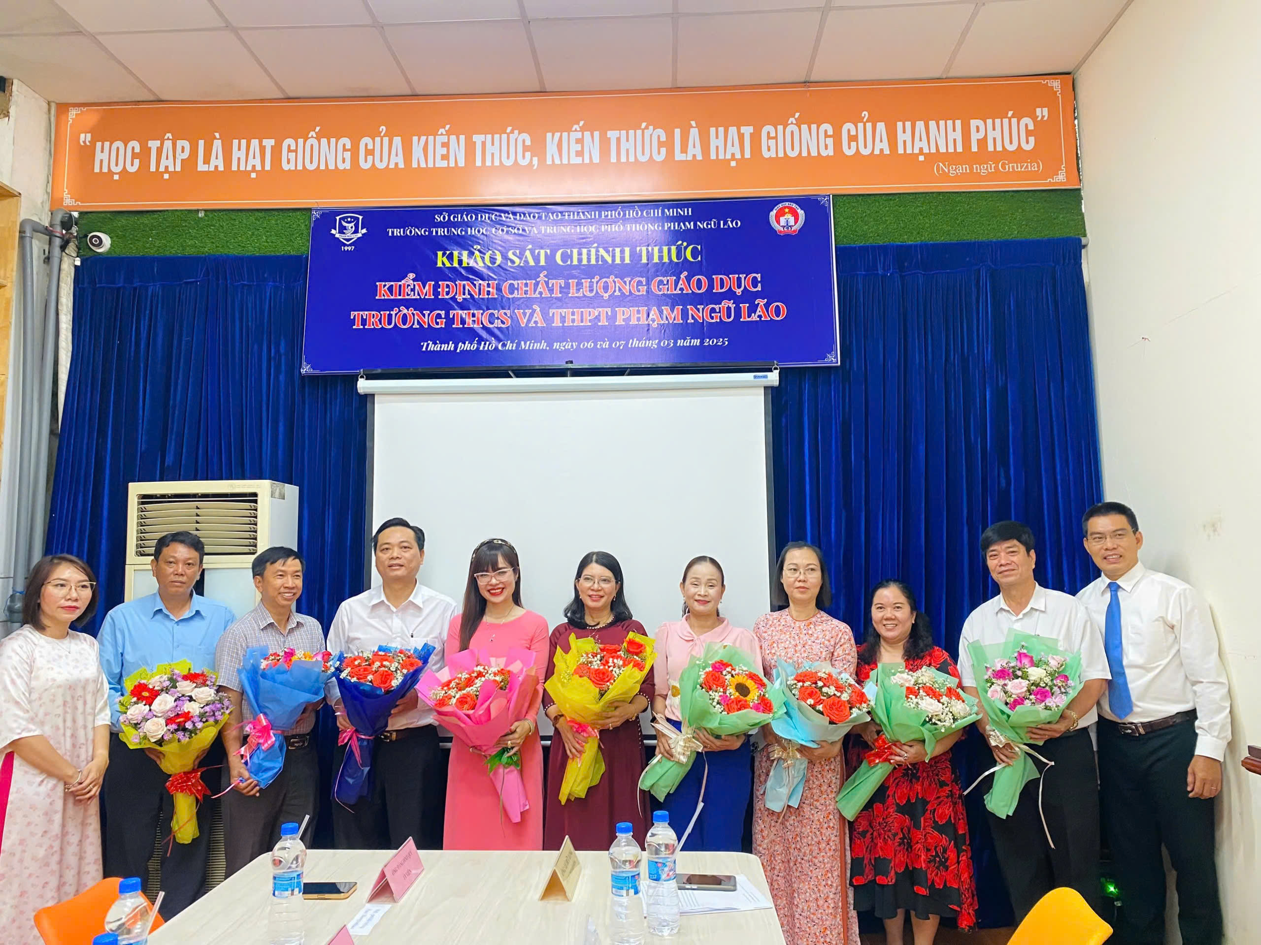 CHÀO MỪNG ĐOÀN KHẢO SÁT CHÍNH THỨC VỀ KIỂM ĐỊNH CHẤT LƯỢNG GIÁO DỤC TRƯỜNG THCS VÀ THPT PHẠM NGŨ LÃO